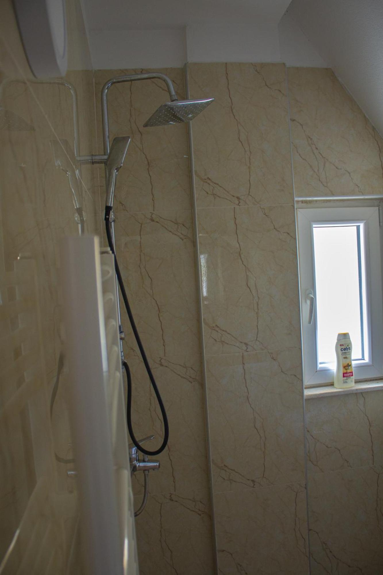 Bujtinat E Lugines Valbone Aparthotel Εξωτερικό φωτογραφία